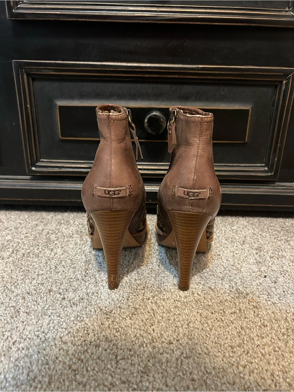 UGG Fatima Leather Ankle Boots